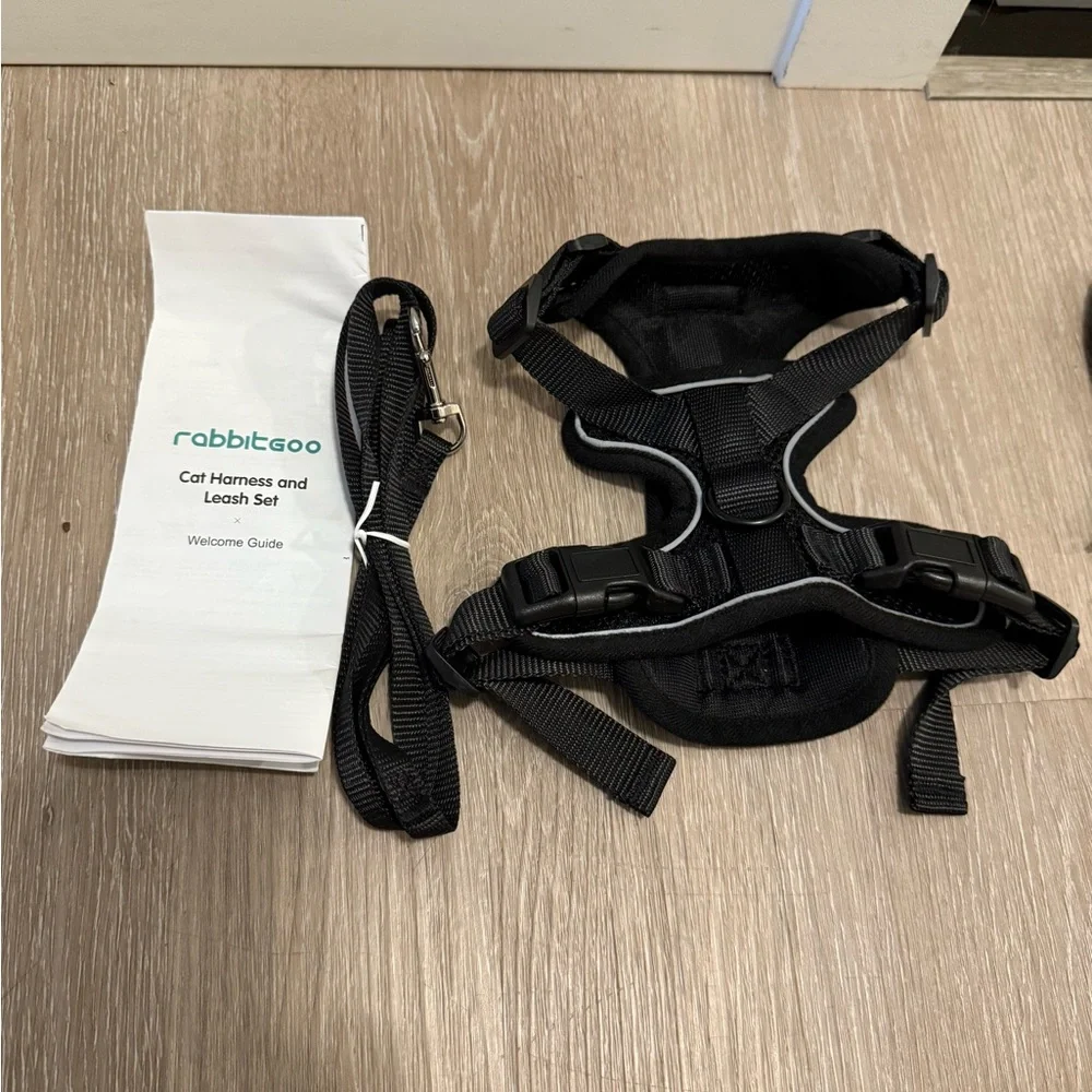 Cat harness and leash